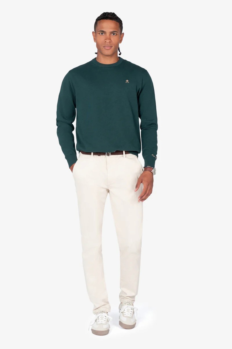  Jersey de cuello redondo en algodón 100 % con corte regular y diseño limpio, perfecto para looks casuales con estilo. 