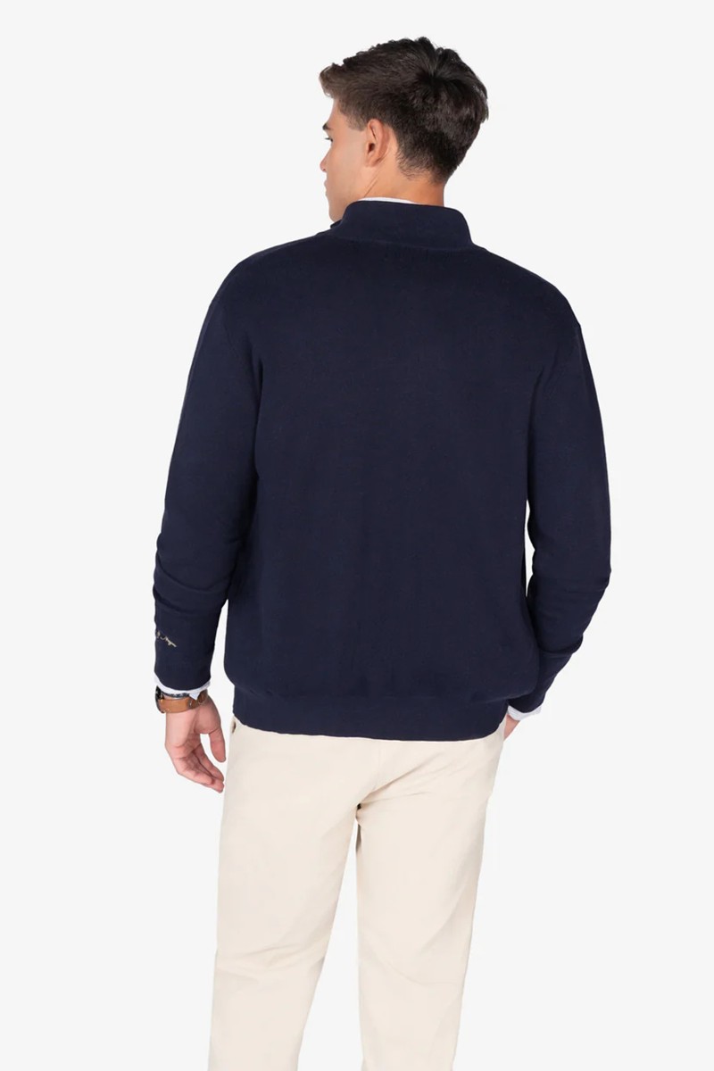  Cardigan de punto fino con cremallera completa y cuello alto, ajustado en puños y bajo, ideal para un look preppy-urbano. 