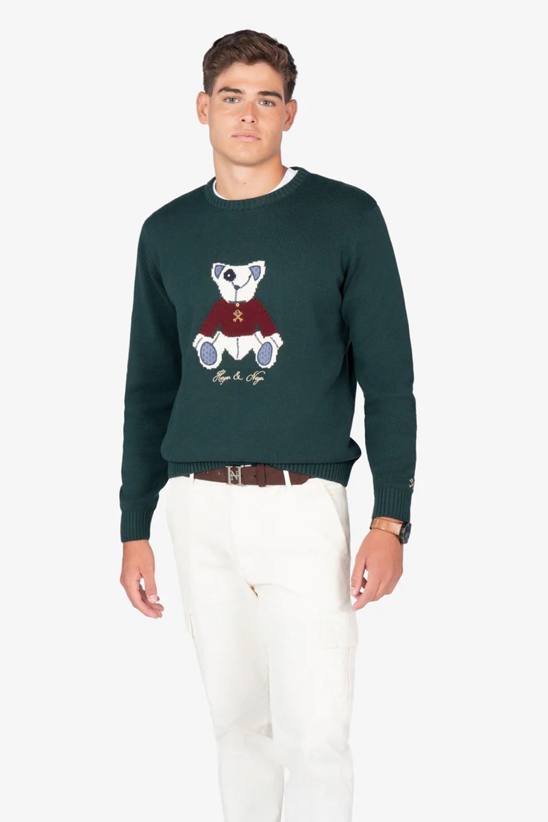 Jersey de punto en algodón con oso bordado en el frente, cuello redondo y ajuste Regular Fit, perfecto para un look casual con toque distintivo.