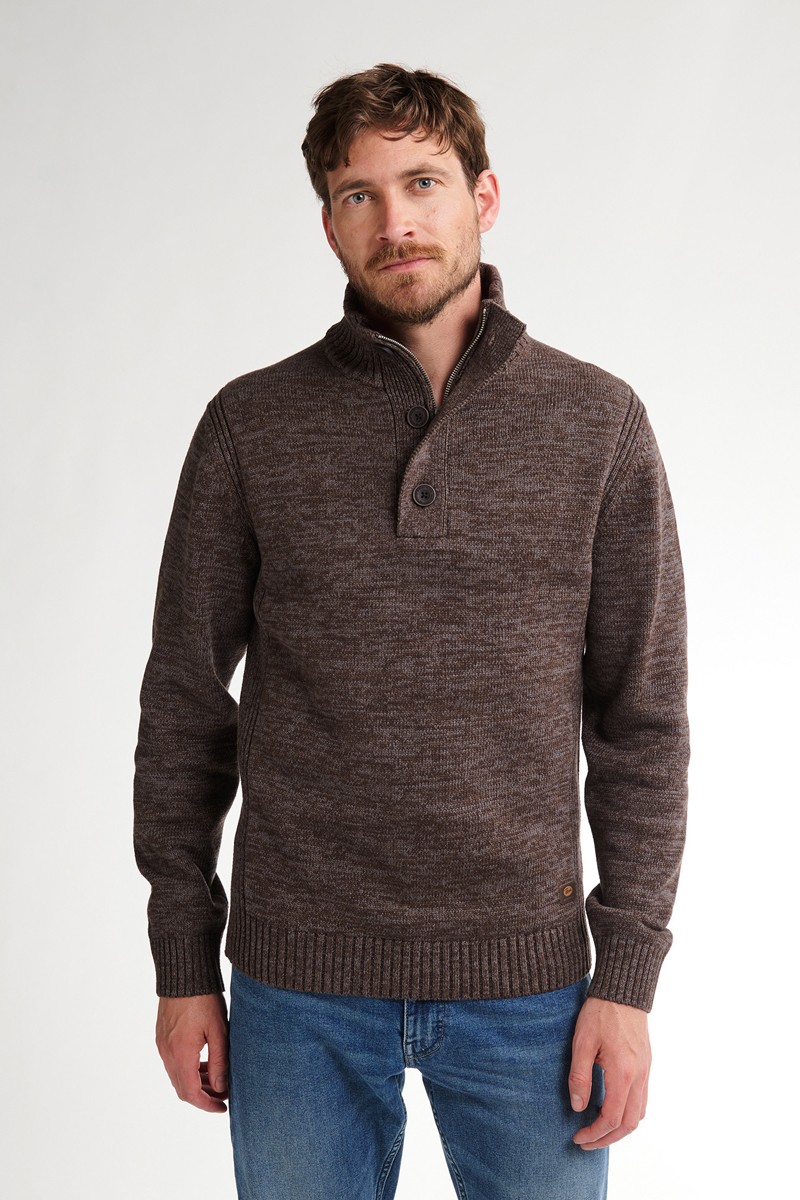  Jersey de punto grueso con cuello alto y cierre de botones. Diseño clásico y cálido de Petrol Industries para looks casuales con estilo. 