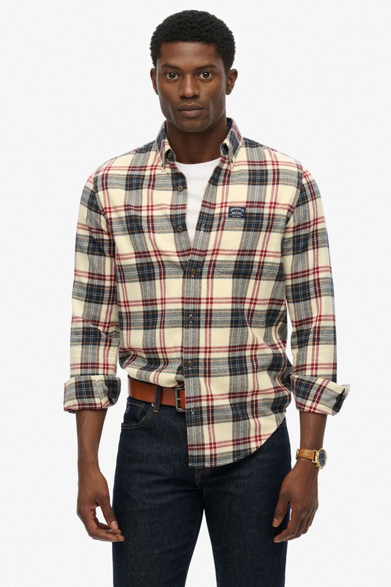  Camisa Superdry de cuadros con tejido suave de franela fina. Diseño moderno y versátil para un estilo casual impecable. 