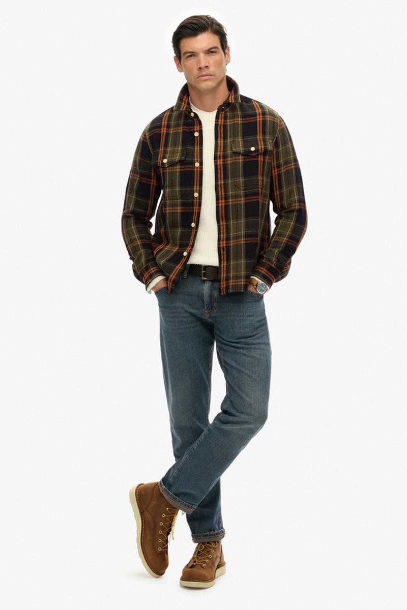  Camisa Superdry de cuadros en franela suave. Diseño clásico y versátil con el inconfundible estilo de la marca. 