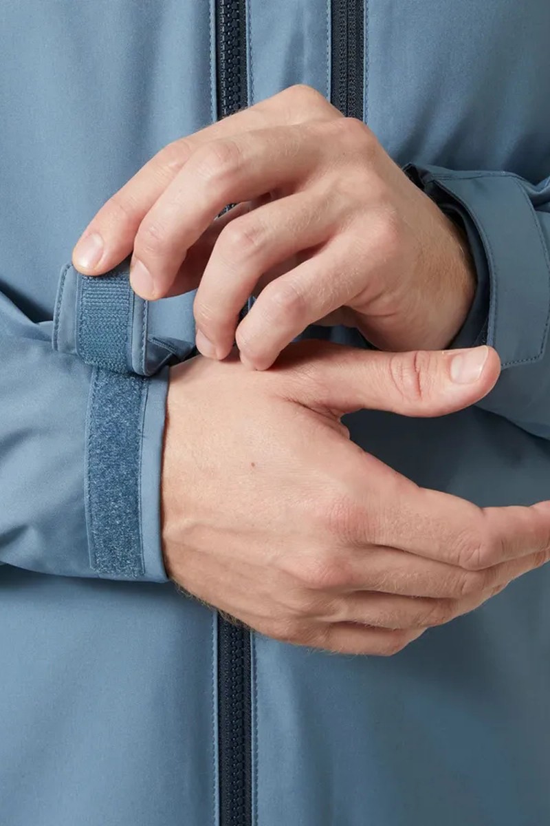  Chaqueta Helly Hansen Crew Midlayer 2.0 impermeable con tecnología Helly Tech® y forro Polartec®. Ideal para vela o uso urbano. 