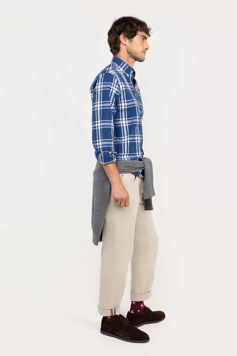  Camisa El Ganso de cuadros Brit en algodón marino. Corte Regular Fit y estilo británico para un look casual y elegante.  2