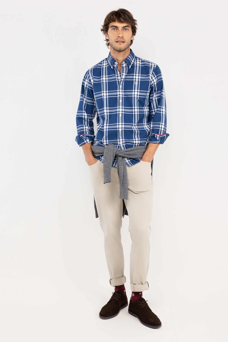  Camisa El Ganso de cuadros Brit en algodón marino. Corte Regular Fit y estilo británico para un look casual y elegante. 