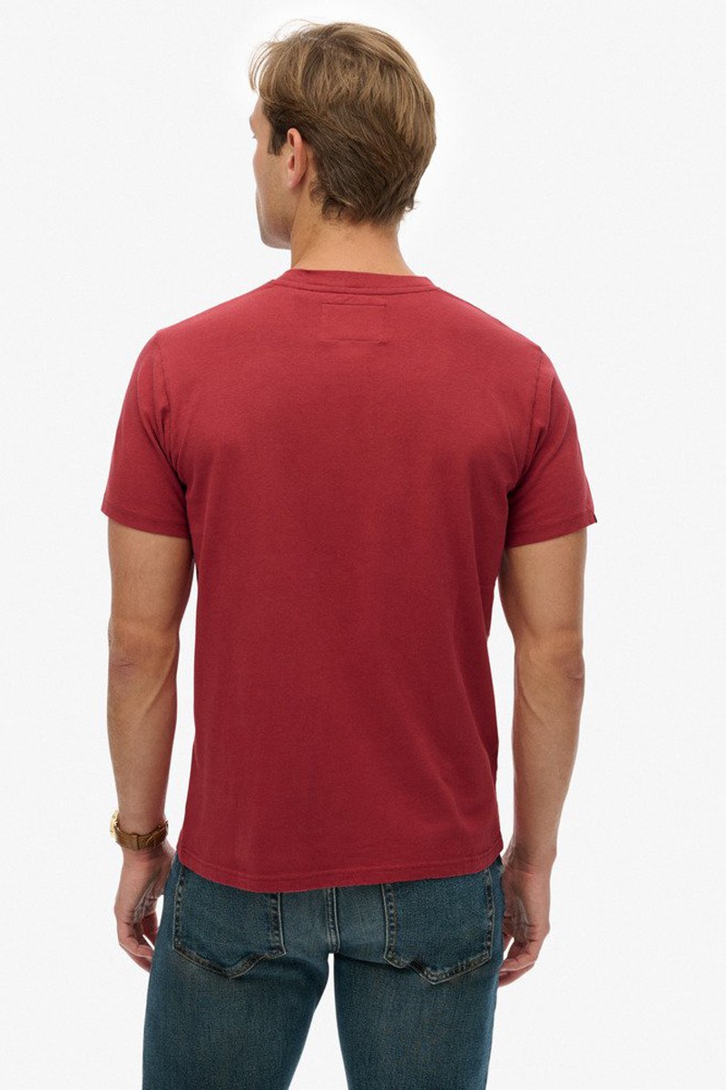  Camiseta Superdry Great Outdoors Relaxed Fit con estampado gráfico frontal. Tejido de algodón, corte cómodo y estilo casual con aire aventurero. 