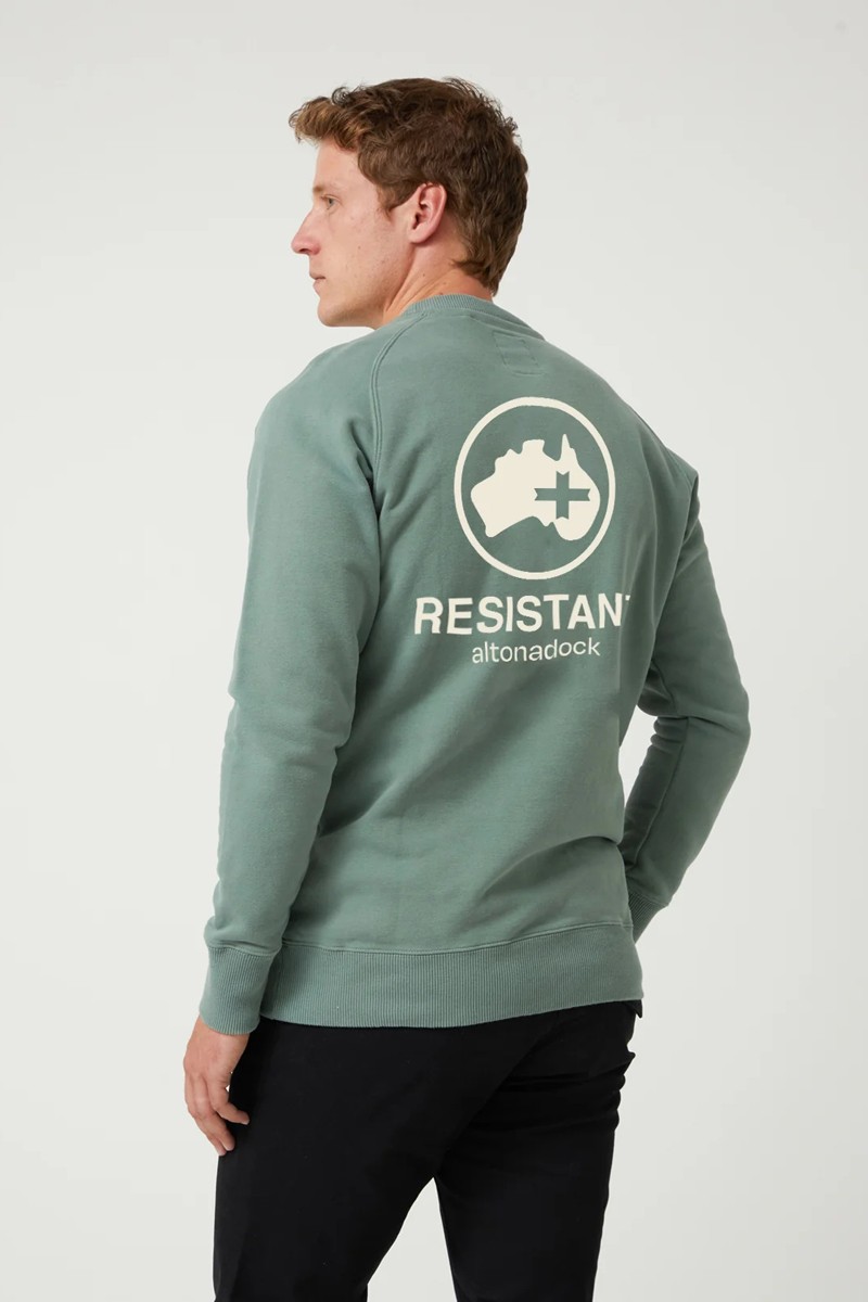  Sudadera con capucha Altonadock Resistant en tono verde petróleo, tejido cómodo 80 % algodón y 20 % poliéster. Estilo urbano y versátil para tu día a día.  2