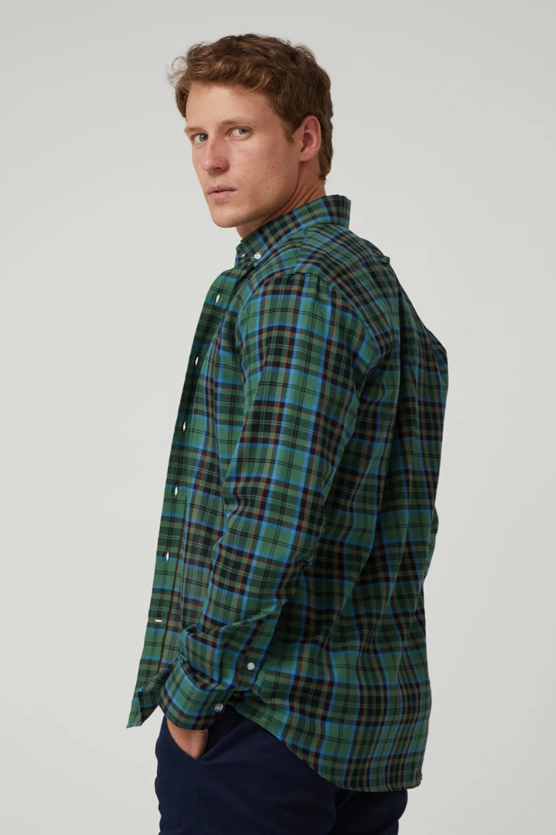  Camisa Altonadock de cuadros con tejido cómodo y corte clásico. Ideal para un estilo desenfadado, urbano y con carácter propio. 