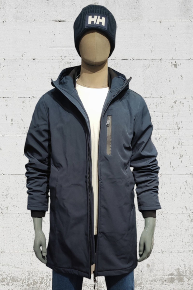  Cazadora técnica Schott con diseño urbano, tejido resistente y detalles funcionales. Ideal para el día a día o escapadas al aire libre.  2