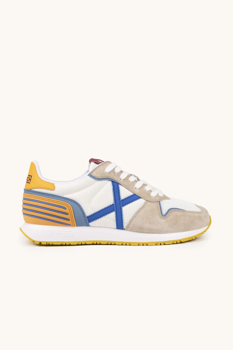  Zapatillas Munich Massana Club con diseño retro, mezcla de materiales y suela dentada. Estilo urbano cómodo y con personalidad. 