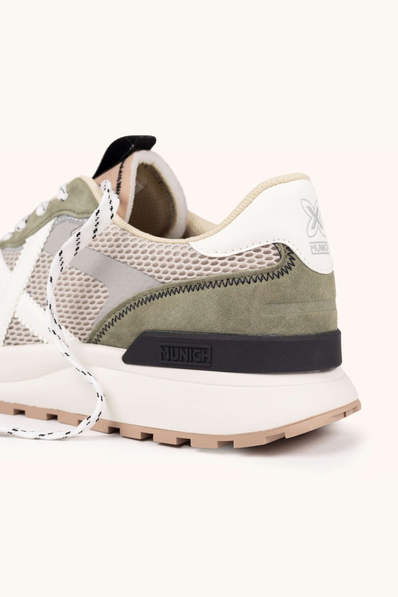  Zapatillas Munich con diseño moderno y colores vibrantes, ideales para looks urbanos cómodos con personalidad y estilo diario. 