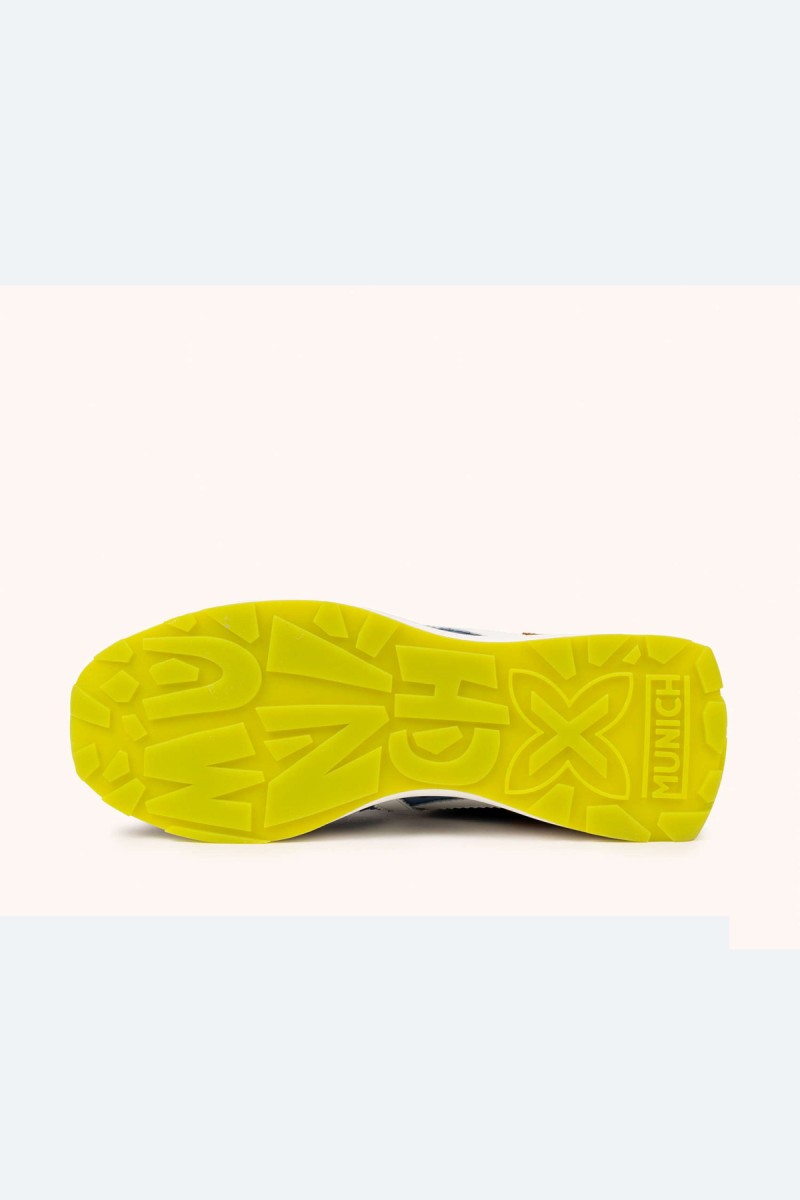  Zapatillas Munich en azul, verde y marrón con estilo deportivo elegante, ideales para looks urbanos cómodos y con personalidad. 