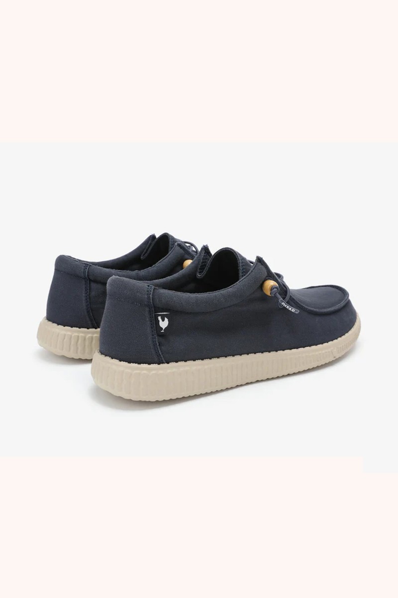  Wallabi Walk in Pitas en marino con acabado washed, cómodo y versátil para looks casuales con estilo relajado. 