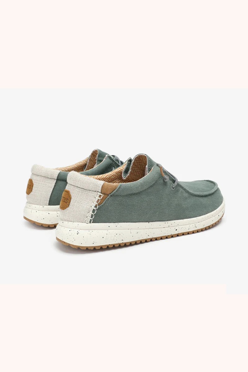  Wallabi Walk in Pitas en verde, cómodo y versátil, perfecto para looks casuales con estilo natural y fácil combinación.  2