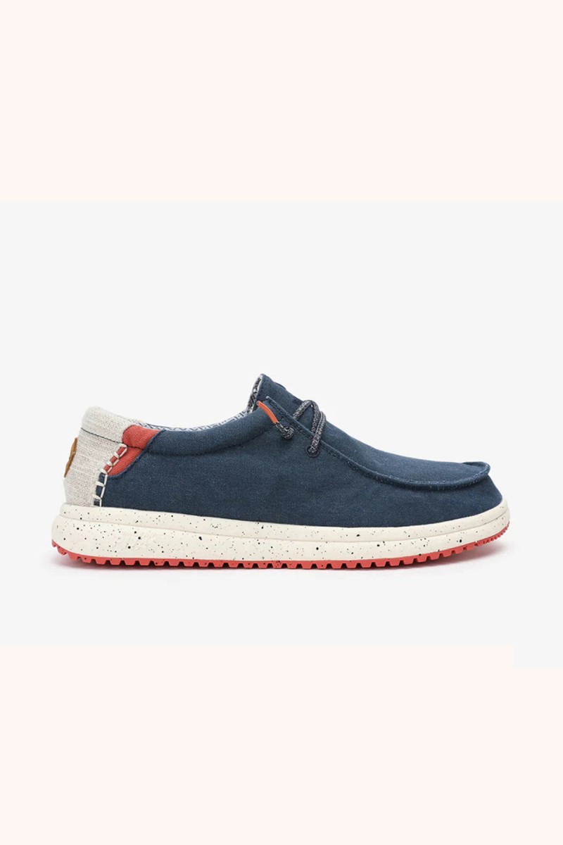  Wallabi Walk in Pitas en marino, cómodo y versátil, perfecto para looks casuales con estilo atemporal y fácil combinación. 