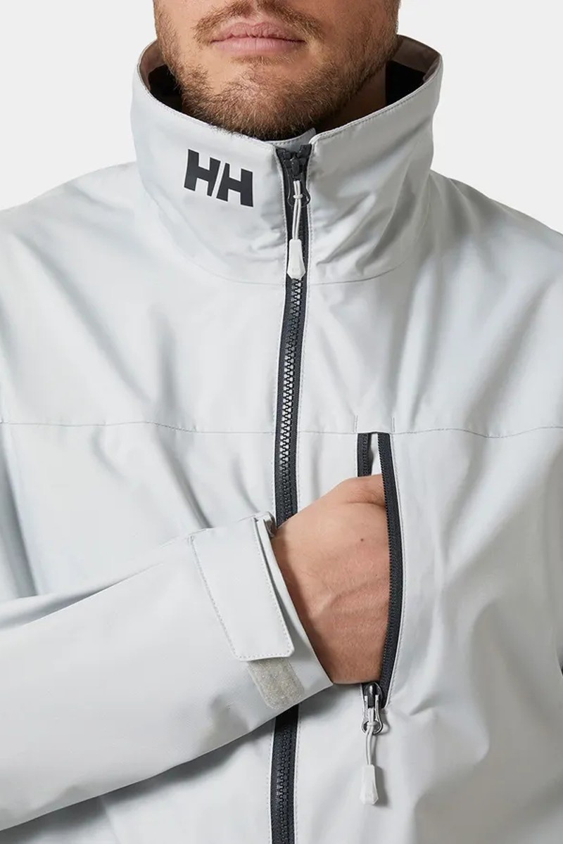  Chaqueta Helly Hansen impermeable y cortavientos, ideal para uso diario o actividades al aire libre con comodidad y estilo. 