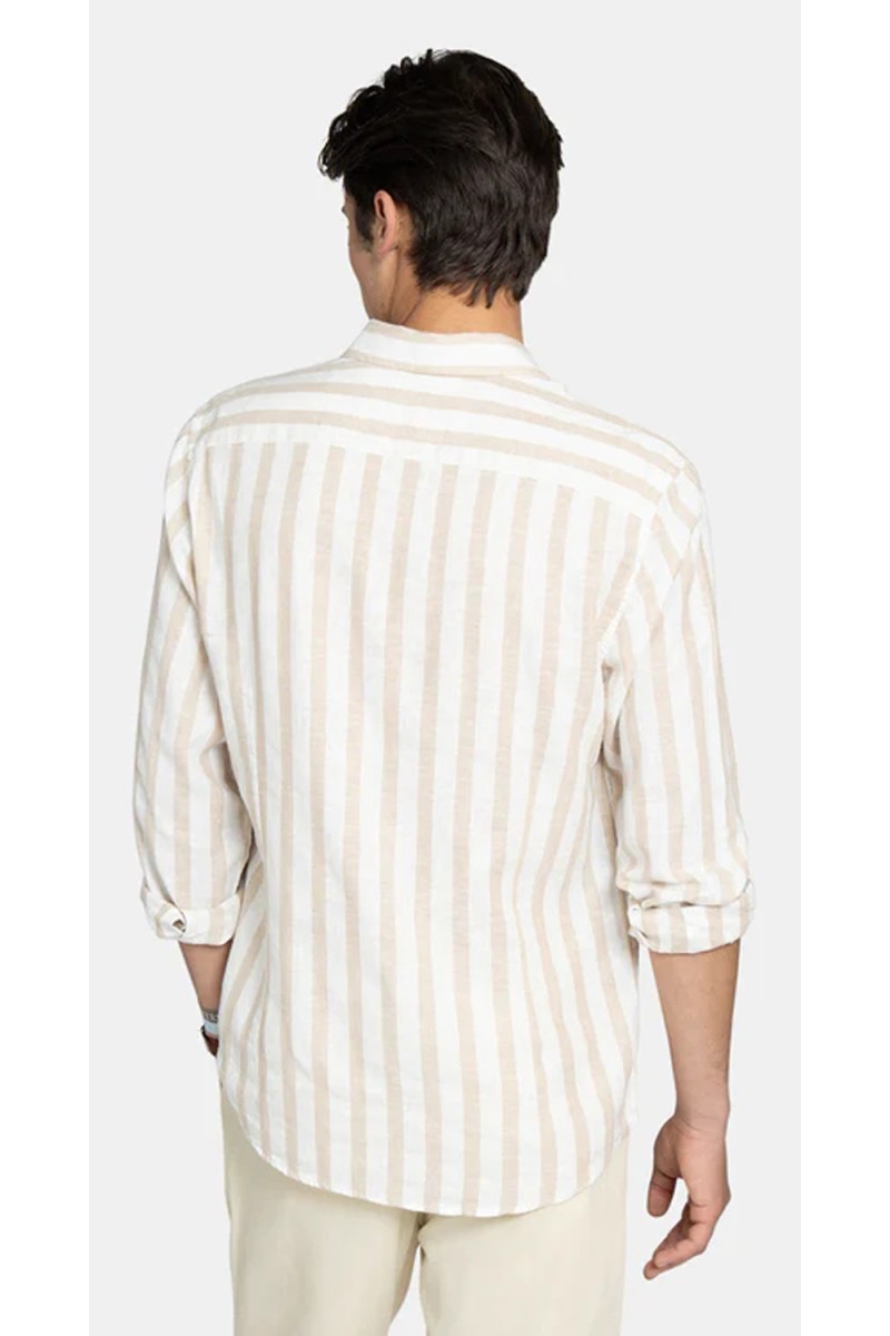  Camisa Harper de rayas, fresca y versátil, perfecta para looks casuales de verano con estilo relajado. 