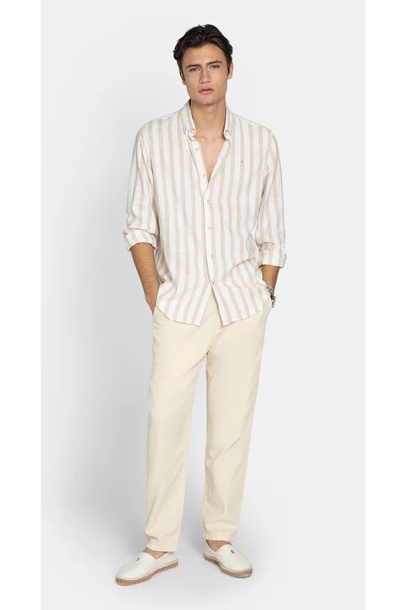  Camisa Harper de rayas, fresca y versátil, perfecta para looks casuales de verano con estilo relajado. 