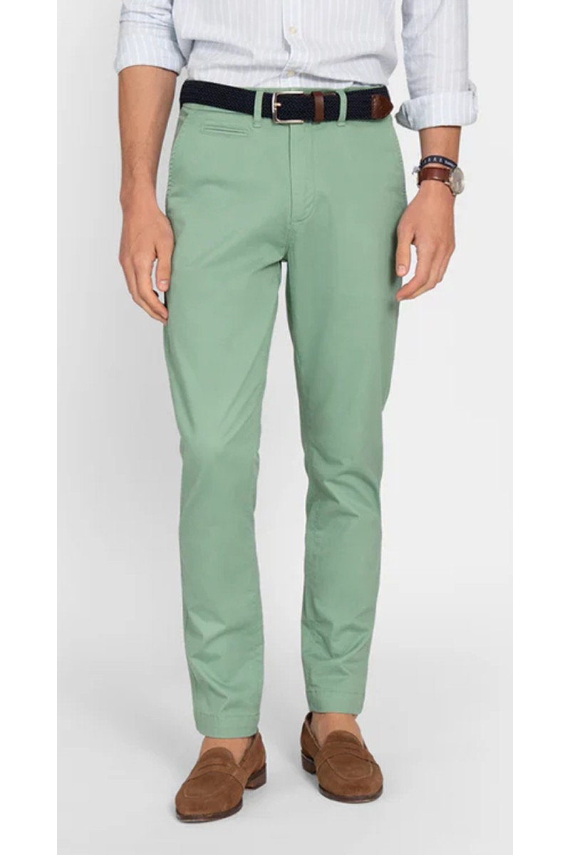  Pantalón Harper chino versátil y cómodo, perfecto para looks casuales o conjuntos más elegantes con estilo actual. 