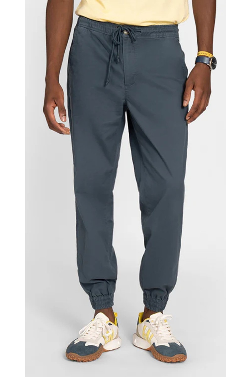  Pantalón Harper jogger cómodo y versátil, perfecto para looks urbanos relajados con estilo actual. 