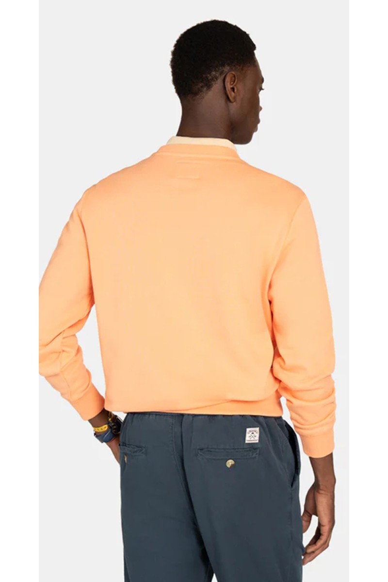  Sudadera Harper con logo bordado, cómoda y versátil, ideal para looks urbanos con estilo atemporal.  2