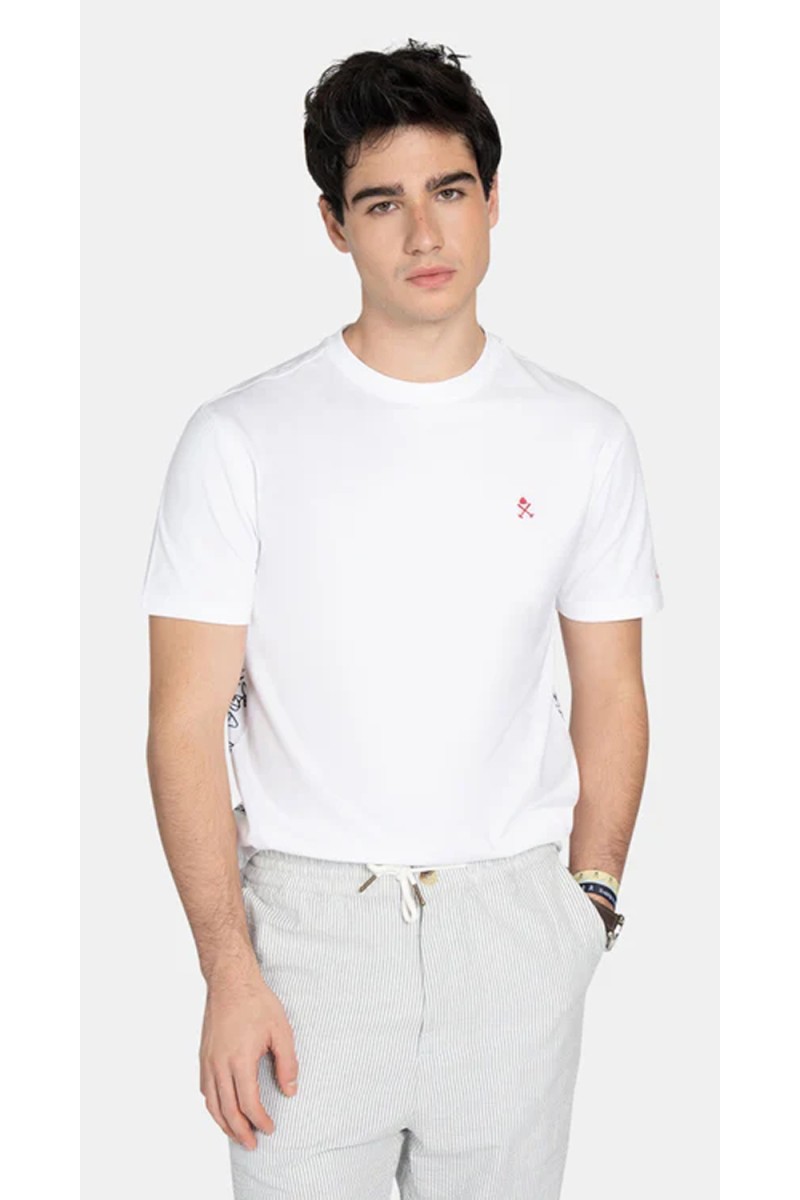  Camiseta Harper cómoda y versátil, perfecta para looks urbanos o como base bajo blazer con estilo actual. 