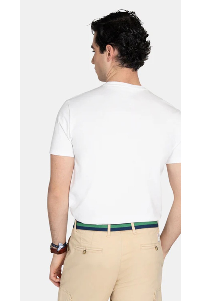  Camiseta Harper estilo Los Angeles, cómoda y versátil, perfecta para looks de verano con aire urbano relajado.  2