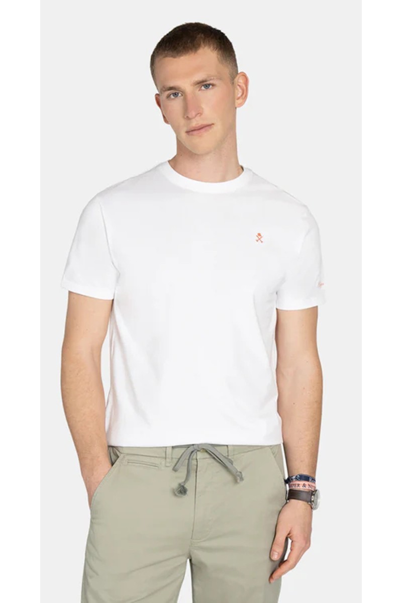  Camiseta Harper cómoda y versátil, perfecta para looks de verano con estilo urbano relajado.  2