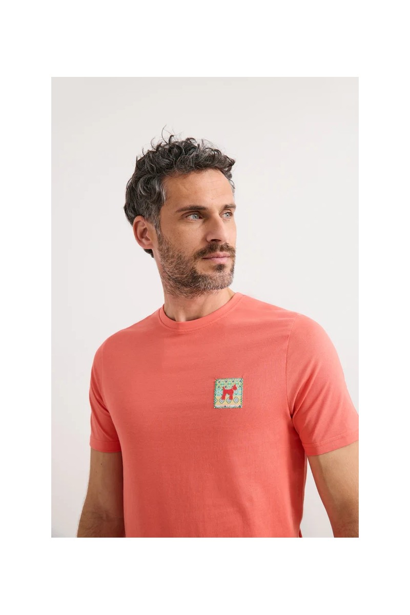  Camiseta Williot cómoda y versátil, perfecta para looks urbanos con estilo relajado. 