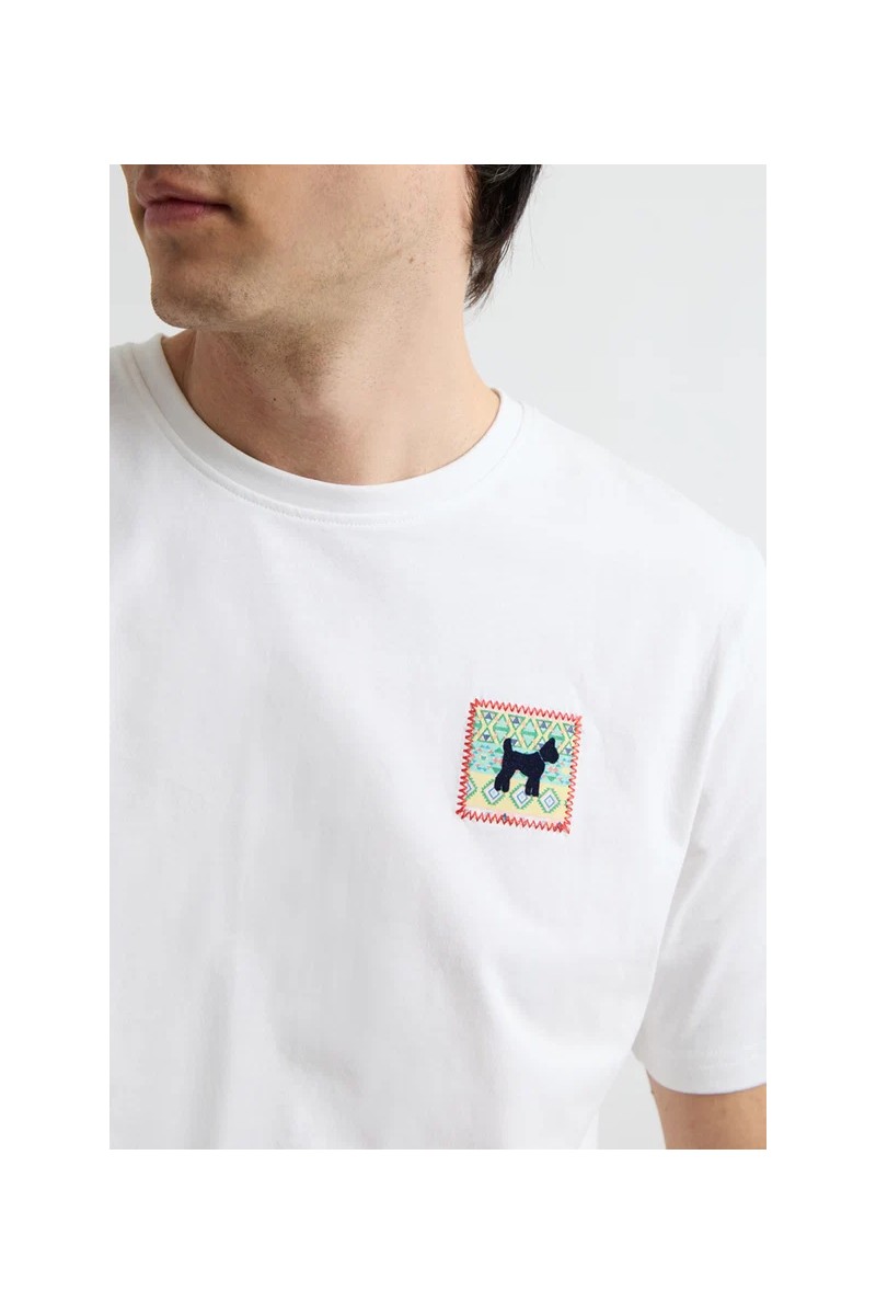  Camiseta Williot cómoda y versátil, perfecta para looks urbanos con estilo relajado. 