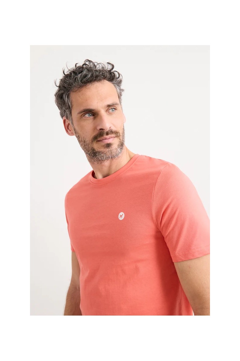  Camiseta Williot cómoda y versátil, perfecta para looks urbanos con estilo relajado. 