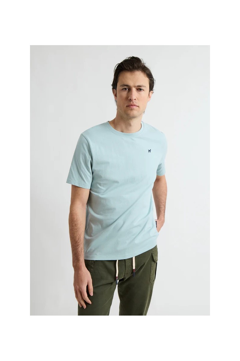  Camiseta Williot cómoda y versátil, perfecta para looks urbanos con estilo relajado. 