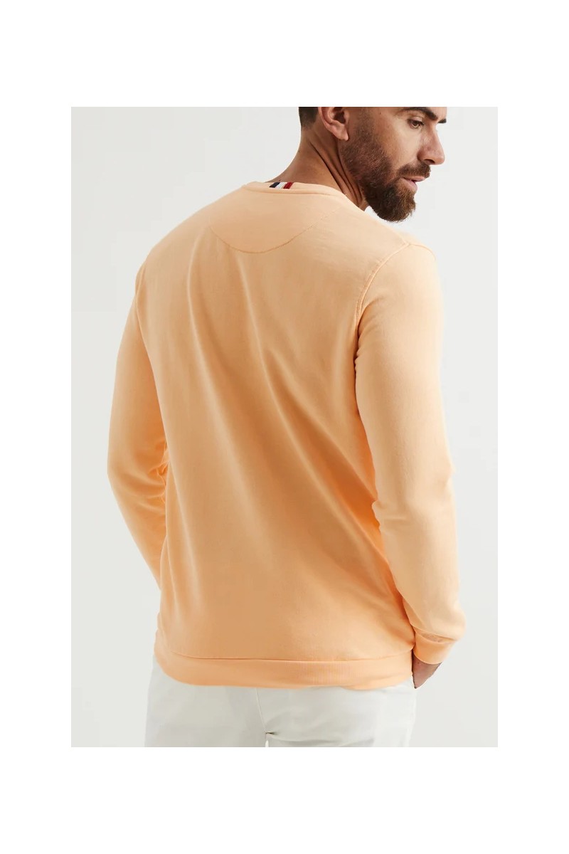  Sudadera Williot cómoda y versátil, perfecta para looks urbanos relajados con estilo actual.  2