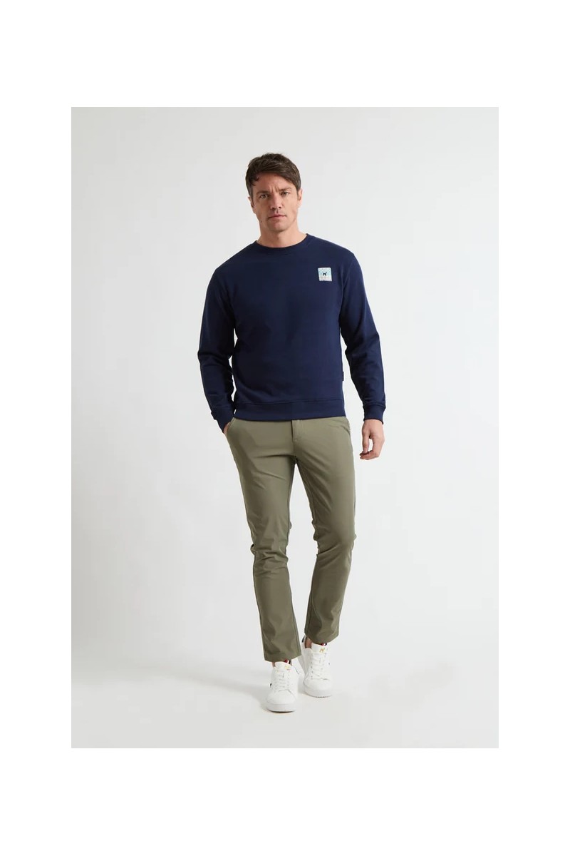  Sudadera Williot cómoda y versátil, perfecta para looks urbanos relajados con estilo actual. 