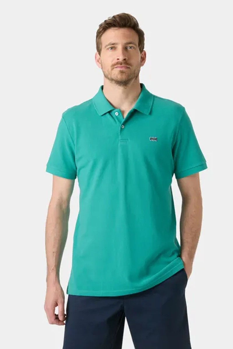  Polo Helly Hansen cómodo y versátil, perfecto para looks de verano con estilo casual y uso diario. 