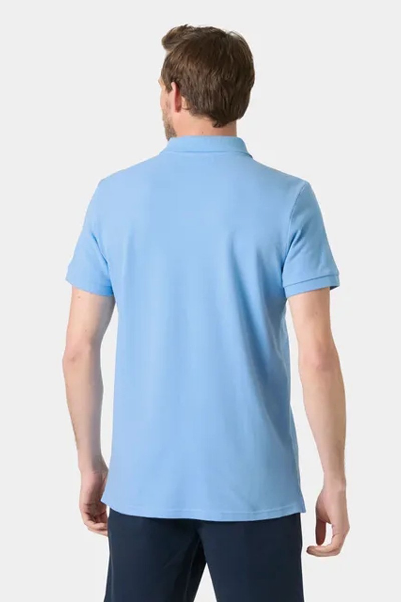  Polo Helly Hansen cómodo y versátil, perfecto para looks de verano con estilo casual y uso diario. 