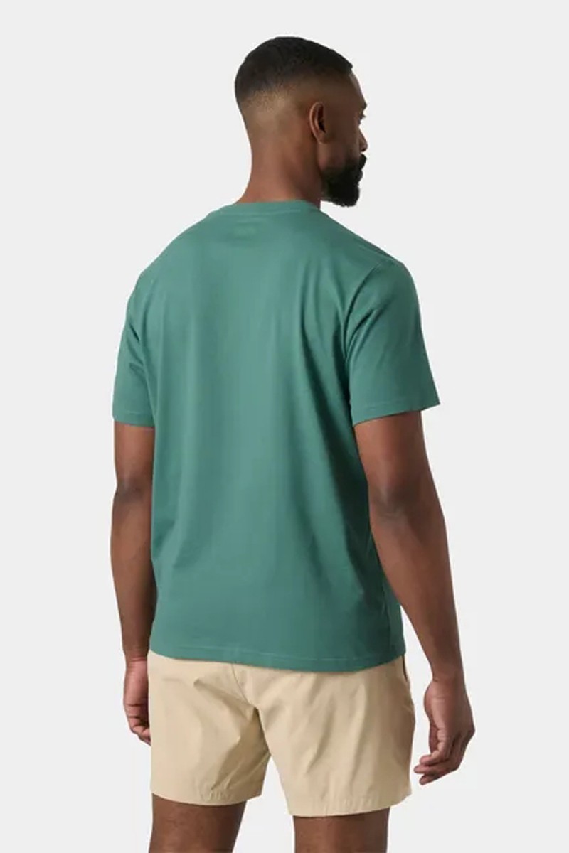  Camiseta Helly Hansen con logo, cómoda y versátil, perfecta para looks casuales en el día a día.  2