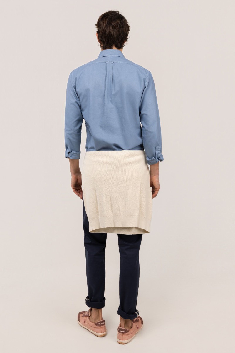  Camisa El Ganso azul garment dyed, cómoda y versátil, perfecta para looks urbanos con estilo relajado. 