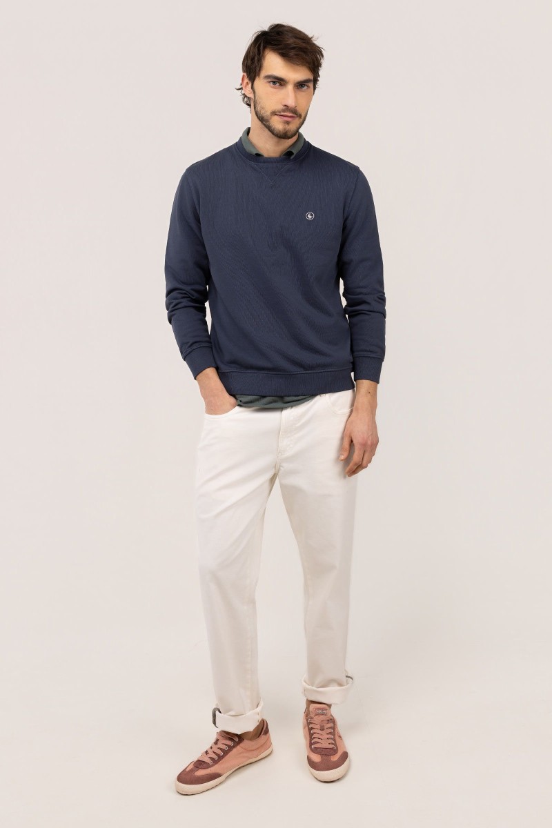  Sudadera El Ganso en marino, cómoda y versátil, perfecta para looks urbanos con estilo atemporal. 