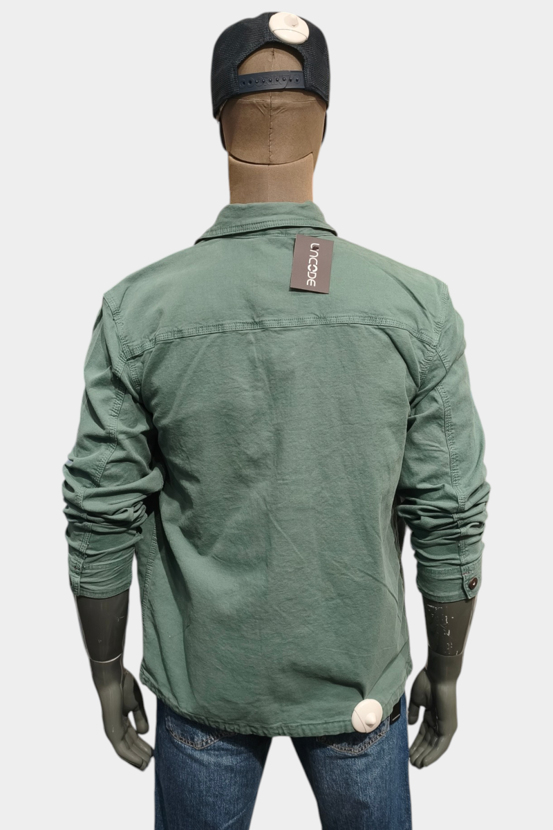  Sobrecamisa Petrol versátil y cómoda, perfecta para looks urbanos de entretiempo con estilo actual. 