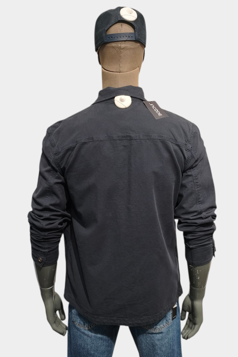  Sobrecamisa Petrol versátil y cómoda, perfecta para looks urbanos de entretiempo con estilo actual. 