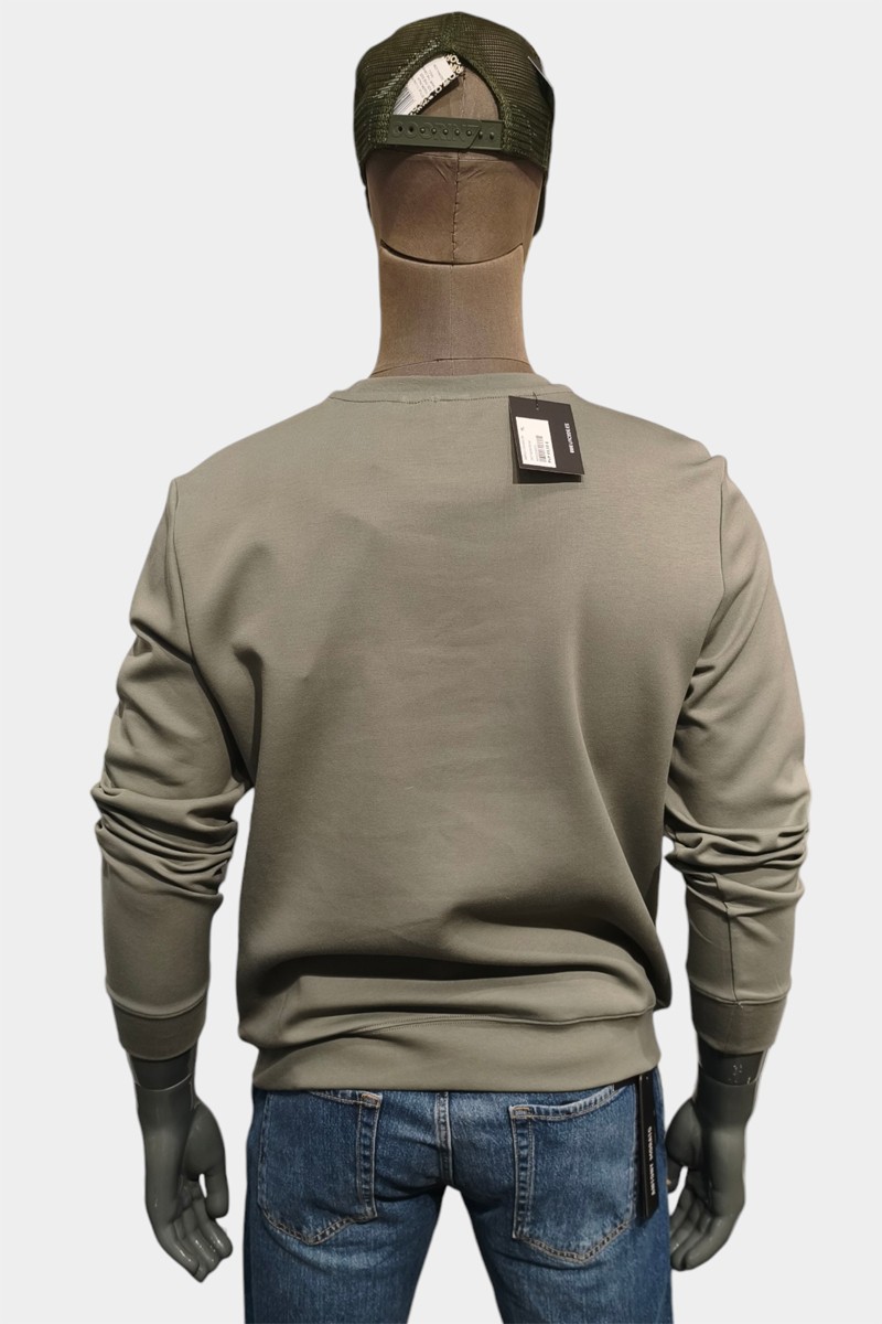  Sudadera Antony Morato cómoda y versátil, perfecta para looks urbanos con estilo moderno. 