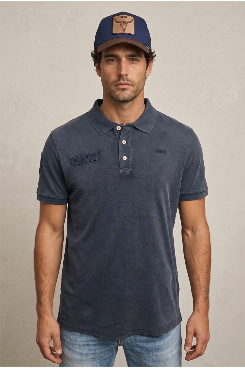  Polo Schott cómodo y versátil, perfecto para looks urbanos con estilo clásico y actual. 