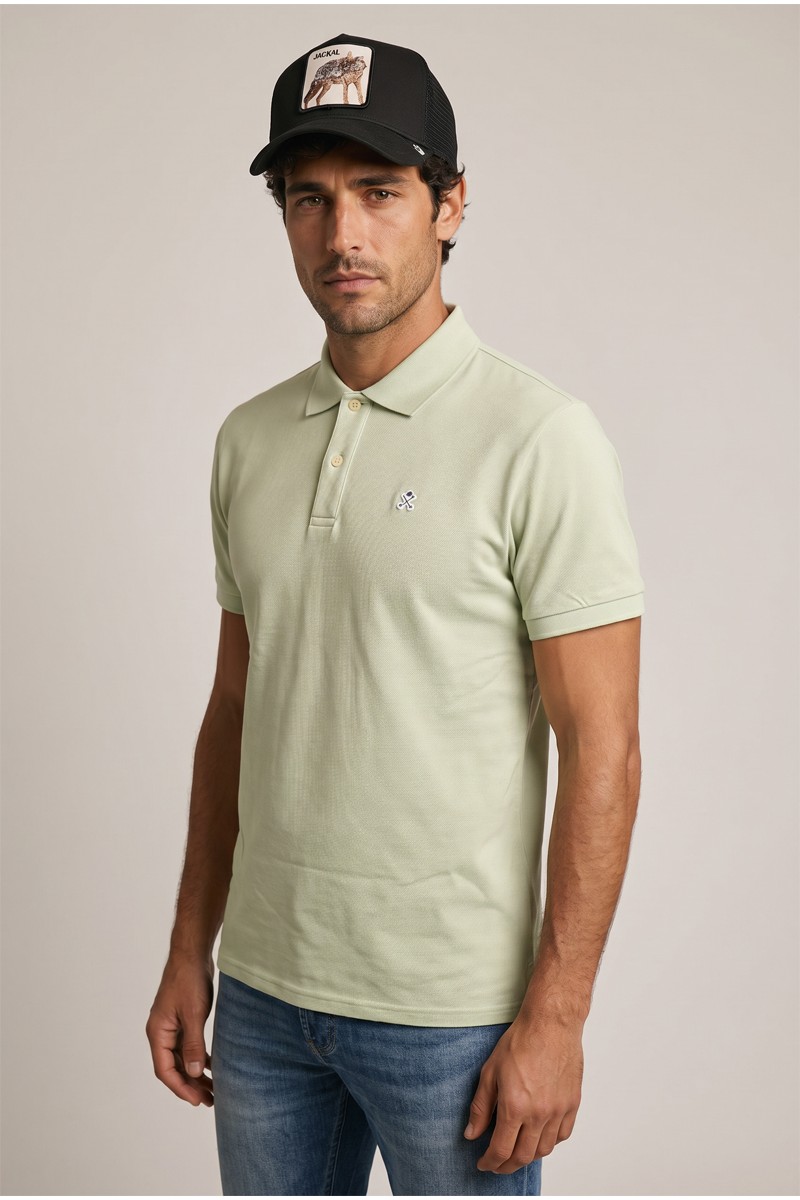  Polo Harper cómodo y versátil, perfecto para looks urbanos con estilo clásico y actual. 