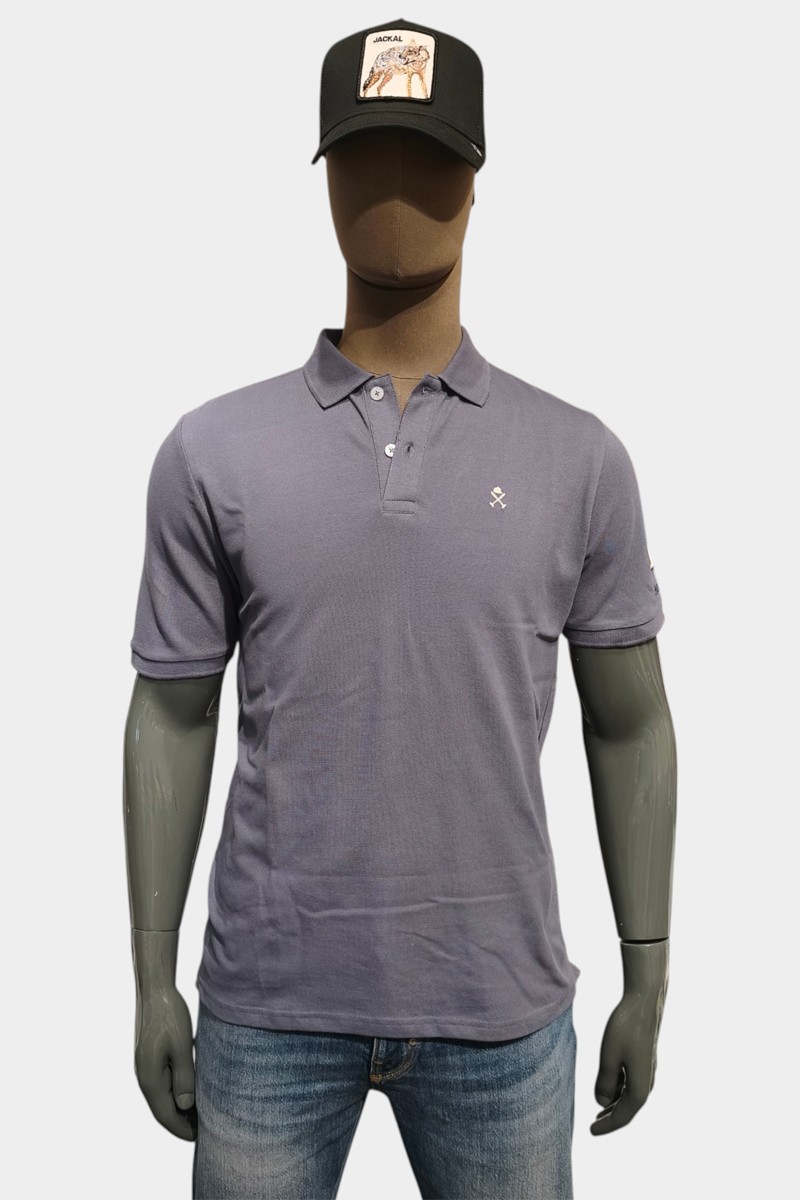  Polo Harper cómodo y versátil, perfecto para looks urbanos con estilo clásico y actual. 