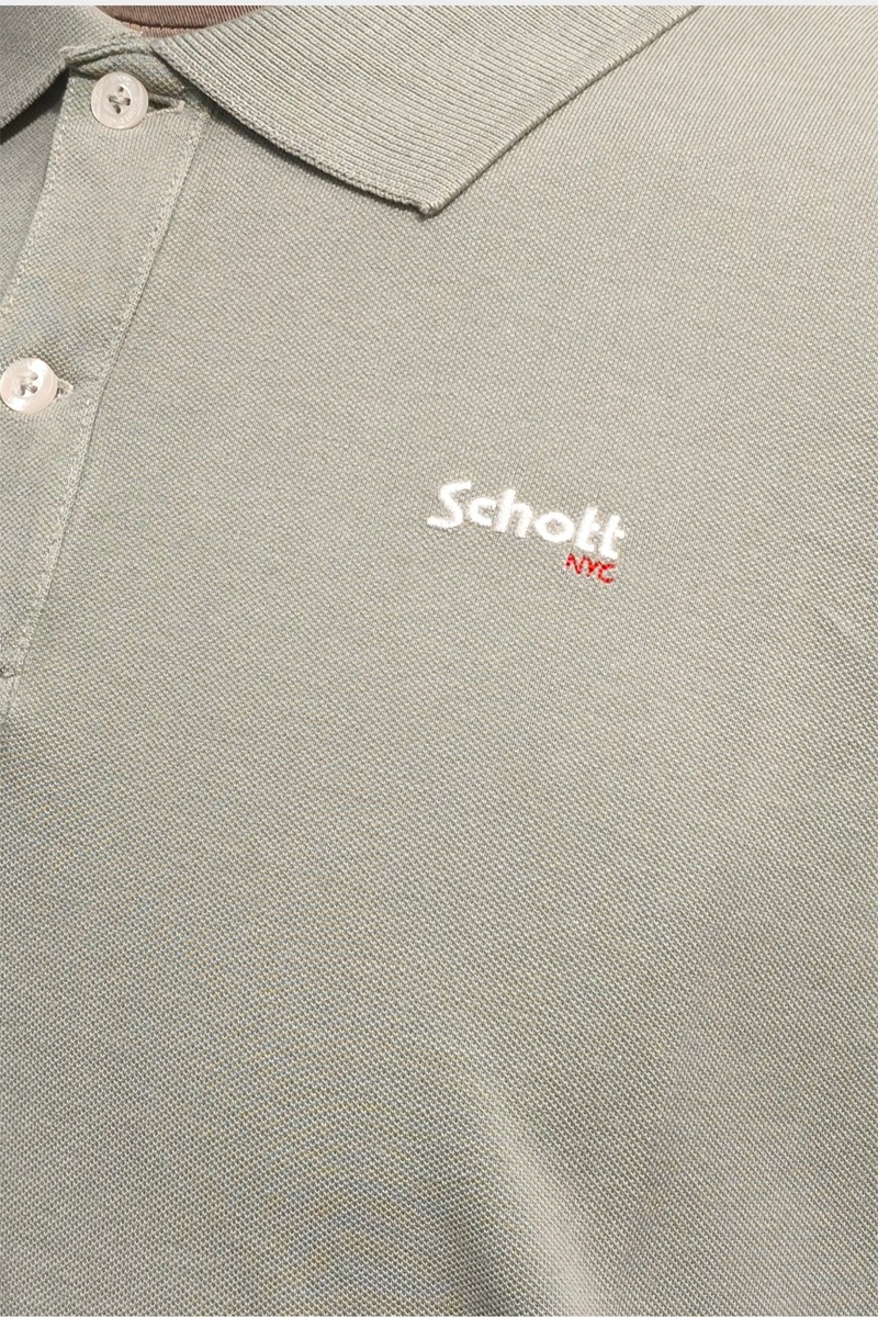  Polo Schott cómodo y versátil, perfecto para looks urbanos con estilo clásico y actual. 