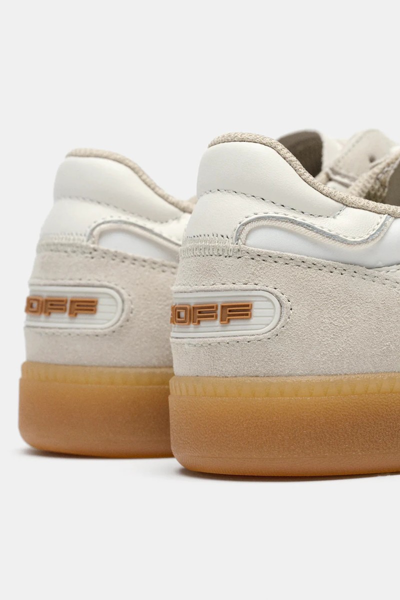 Zapatillas Hoff cómodas y versátiles, perfectas para looks urbanos con estilo actual. 