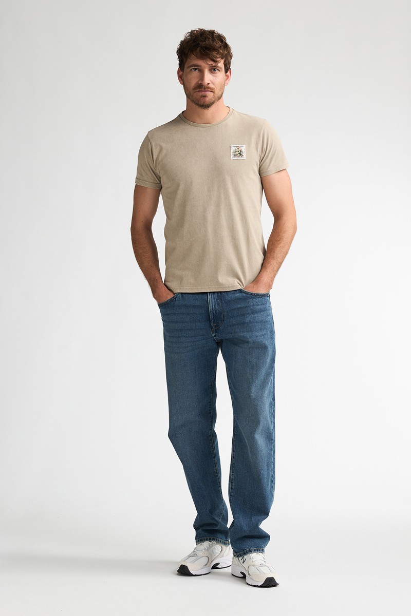  Camiseta Petrol cómoda y versátil, perfecta para looks urbanos con estilo relajado. 