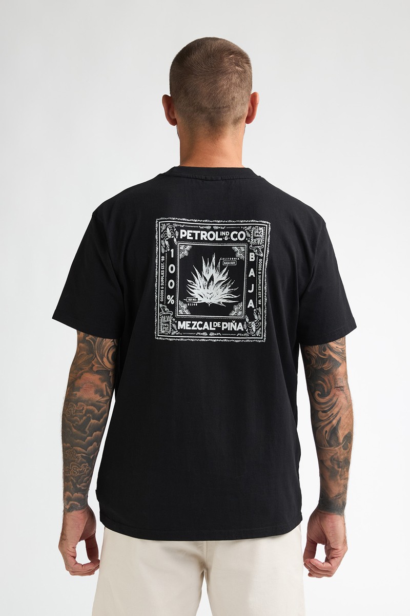 Camiseta Petrol cómoda y versátil, perfecta para looks urbanos con estilo relajado. 