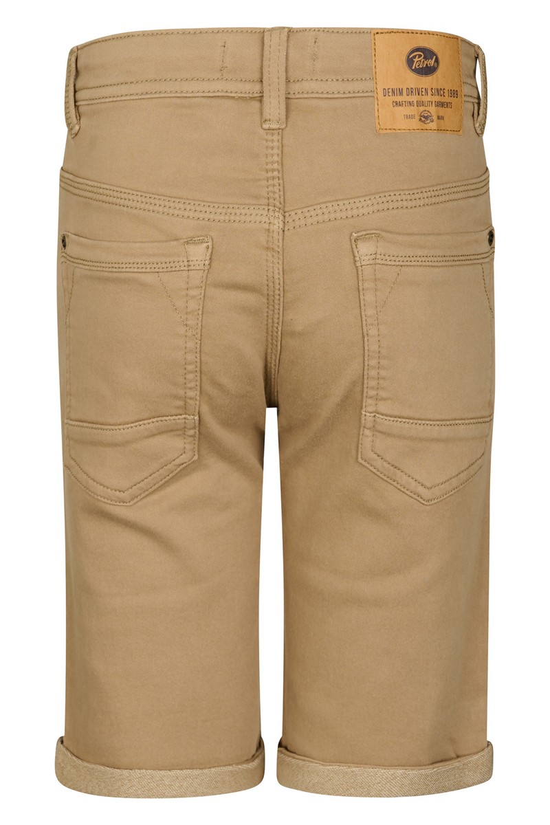  Pantalón corto Petrol cómodo y versátil, perfecto para looks de verano con estilo relajado. 